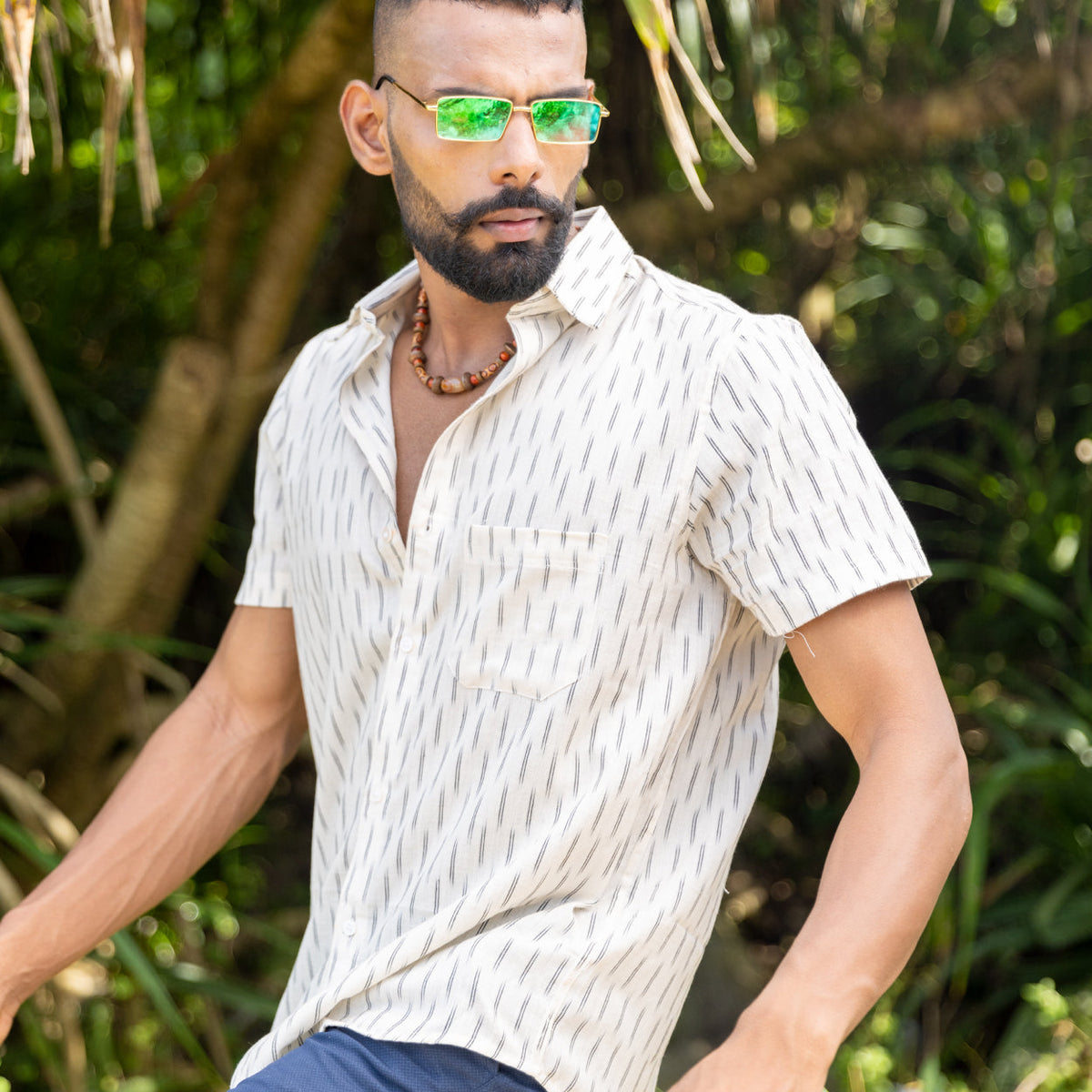 Ikat White-Black Mens Short-Sleeved Shirt – Color Weave