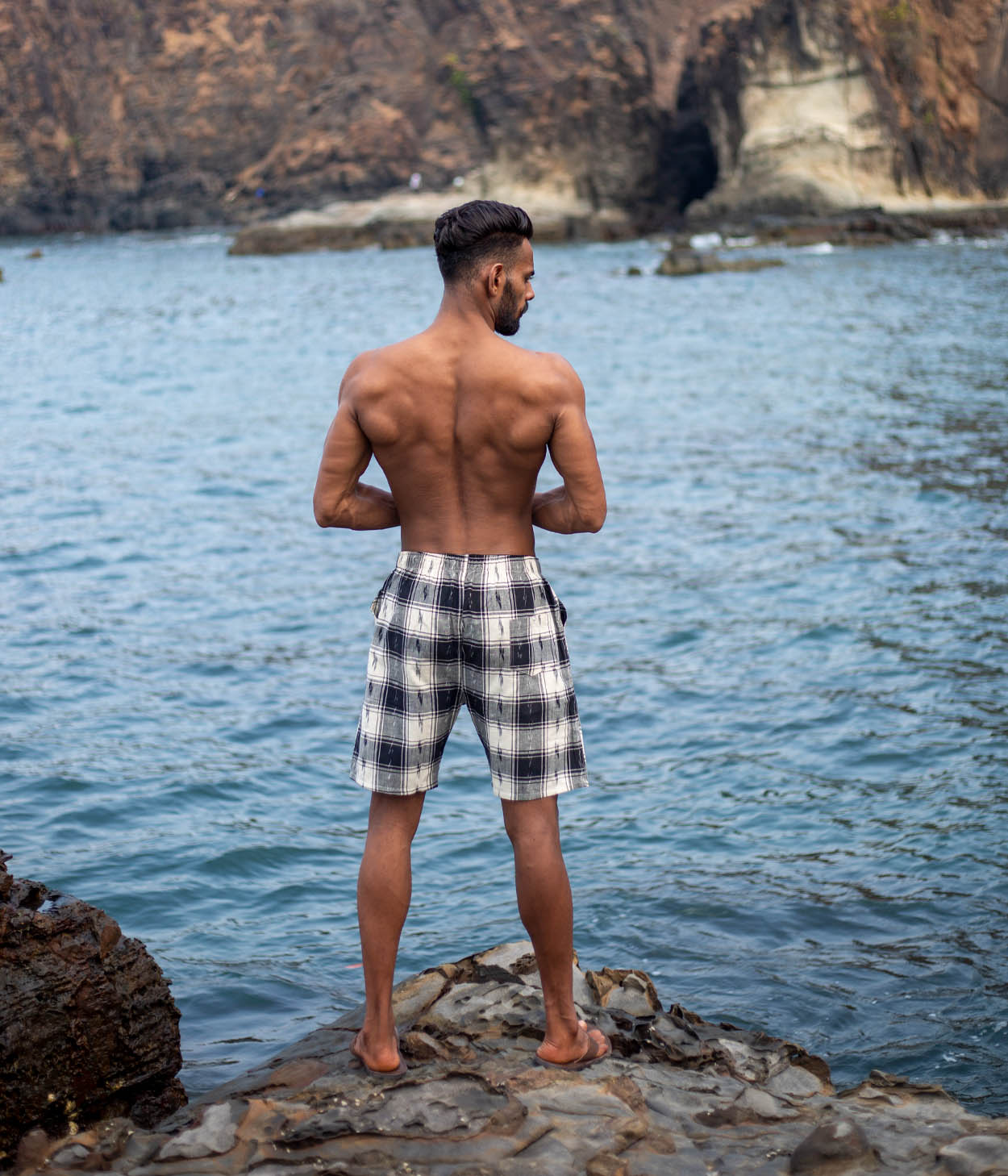 Grey-Black-White Checks Ikat Mens Shorts Secondary image