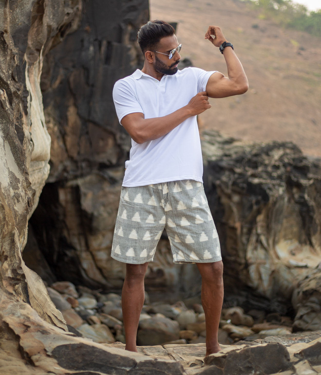 Grey-White Triangles Ikat Mens Shorts Main image