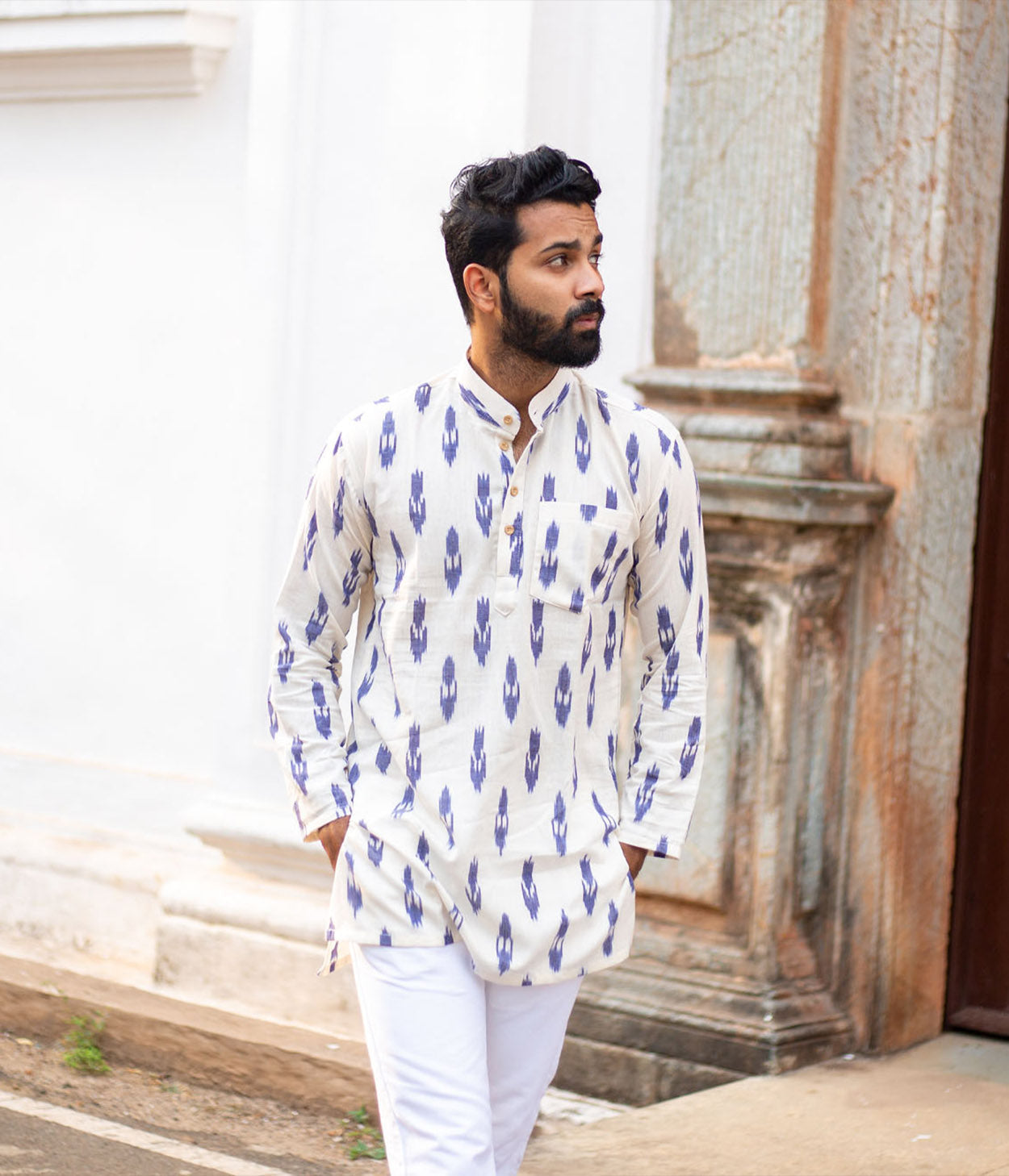 Ikat White-Blue Arrows Mens Short Kurta Secondary image